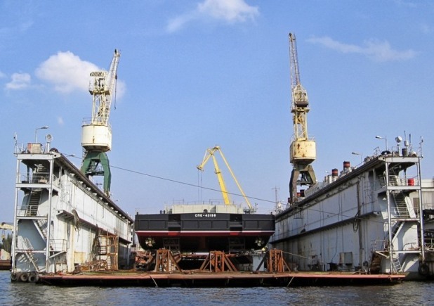 Судостроительный завод Damen начал строительство первого плавкрана
